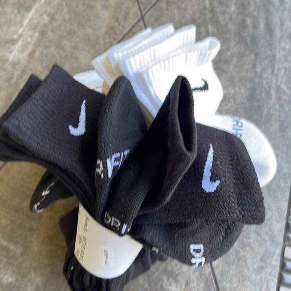 6 pairs (3 WHITE/3 BLACK) NIKE EVERYDAY COTTON CUSHIONED CREW MEN’S SOCKS - Picture 15 of 16
